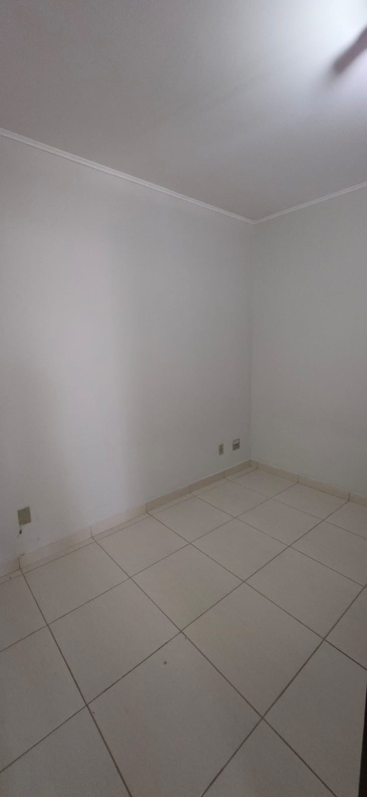 Kitnet com divisória no Centro.