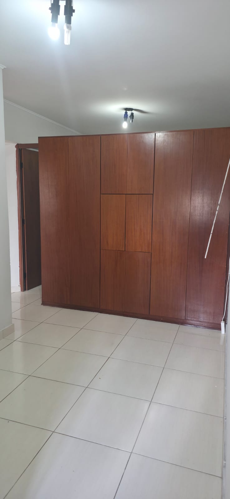 Kitnet com divisória no Centro.