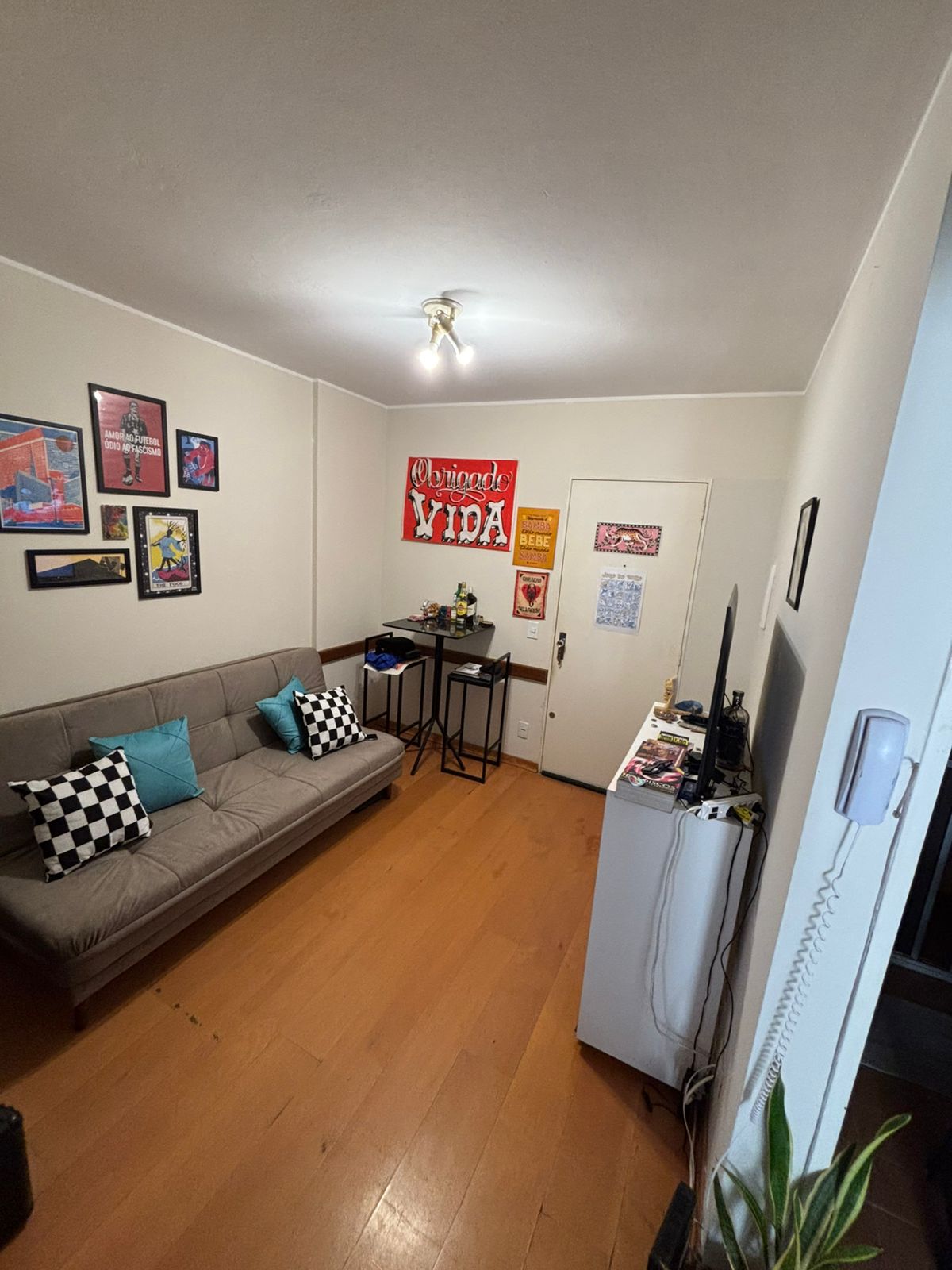 Kitnet, Centro andar alto