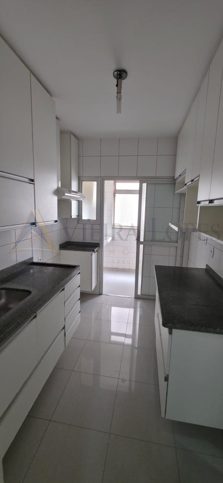 Apartamento 2 dormitórios no Cambuí.