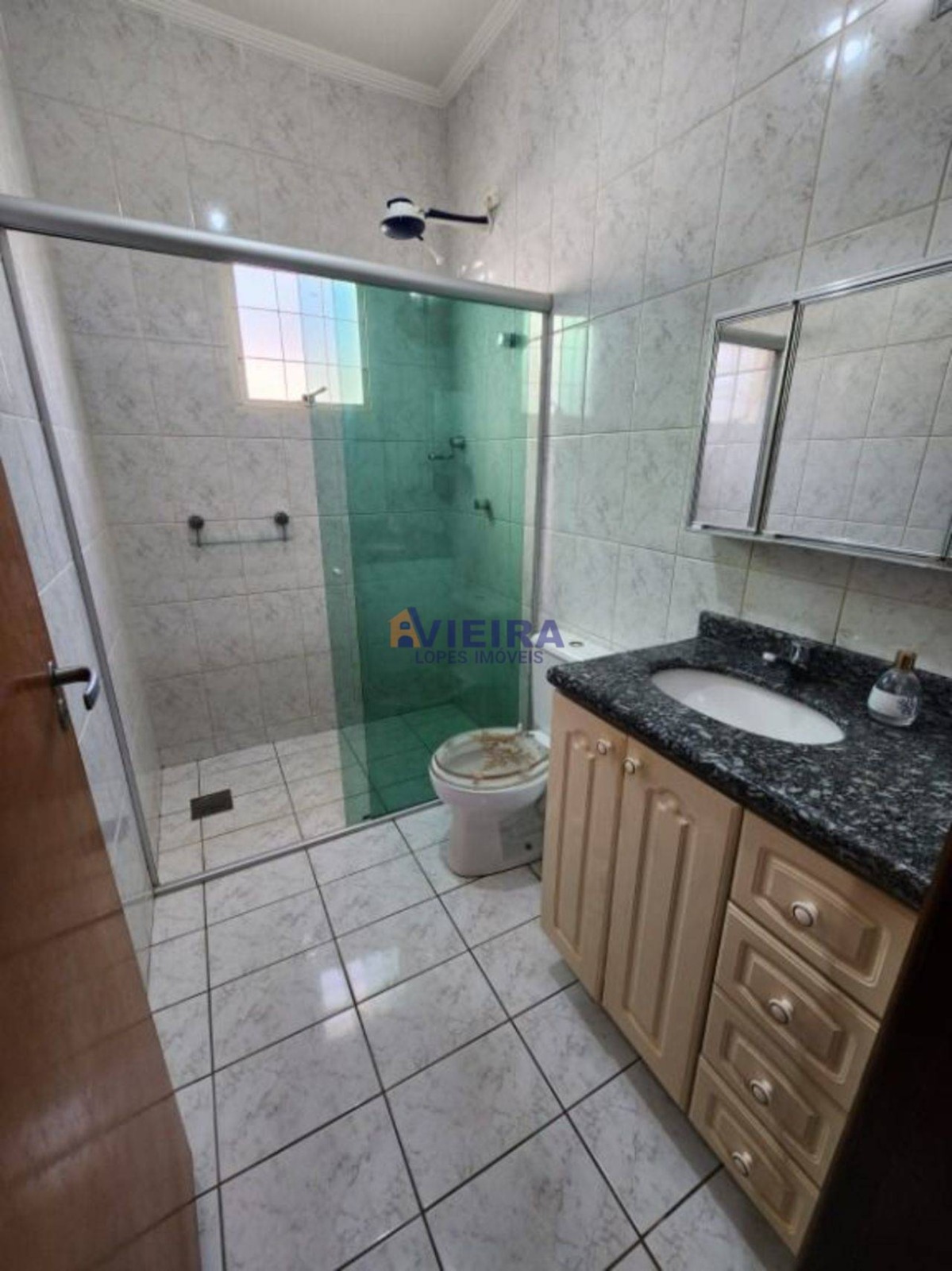 Linda casa mobiliada Alphaville extra muro
