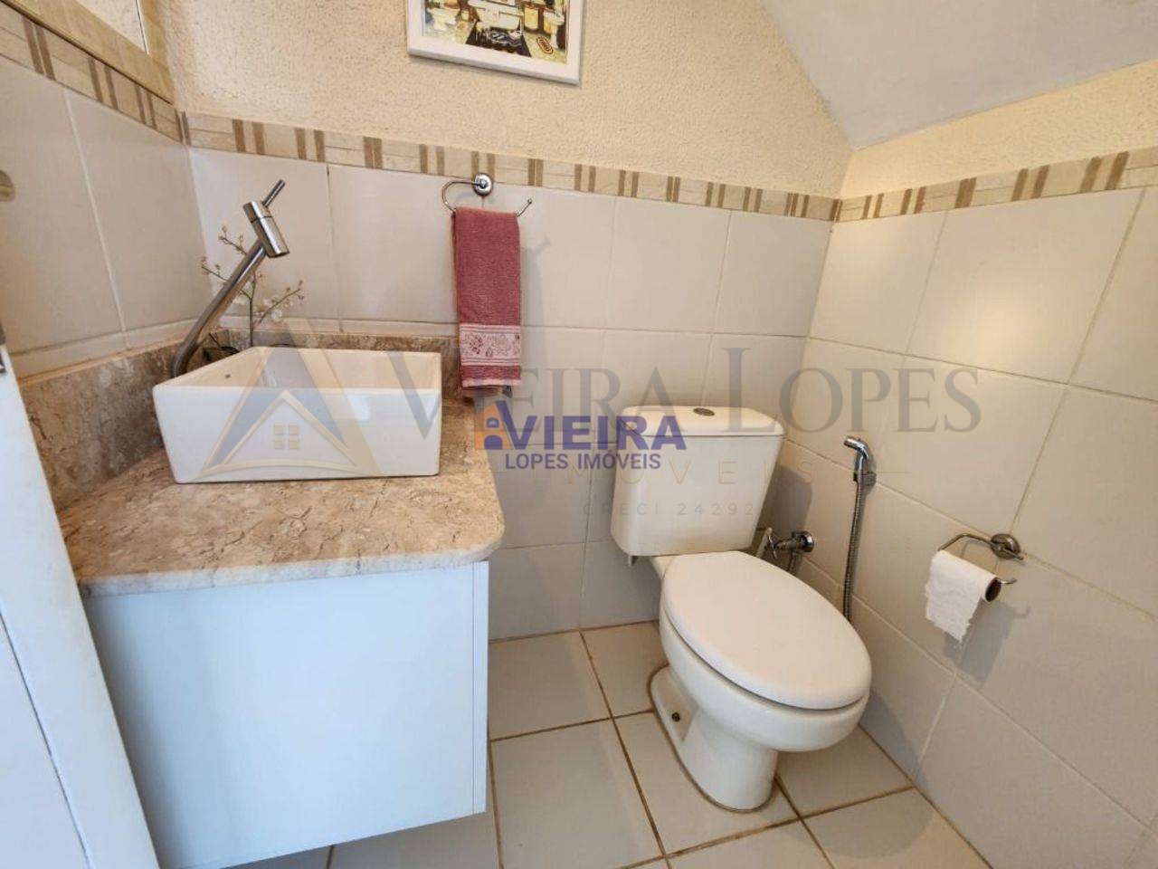 Linda casa mobiliada Alphaville extra muro